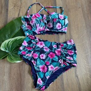 Hot Topic Aloha Florals high waisted bikini NWOT Sz S (2)